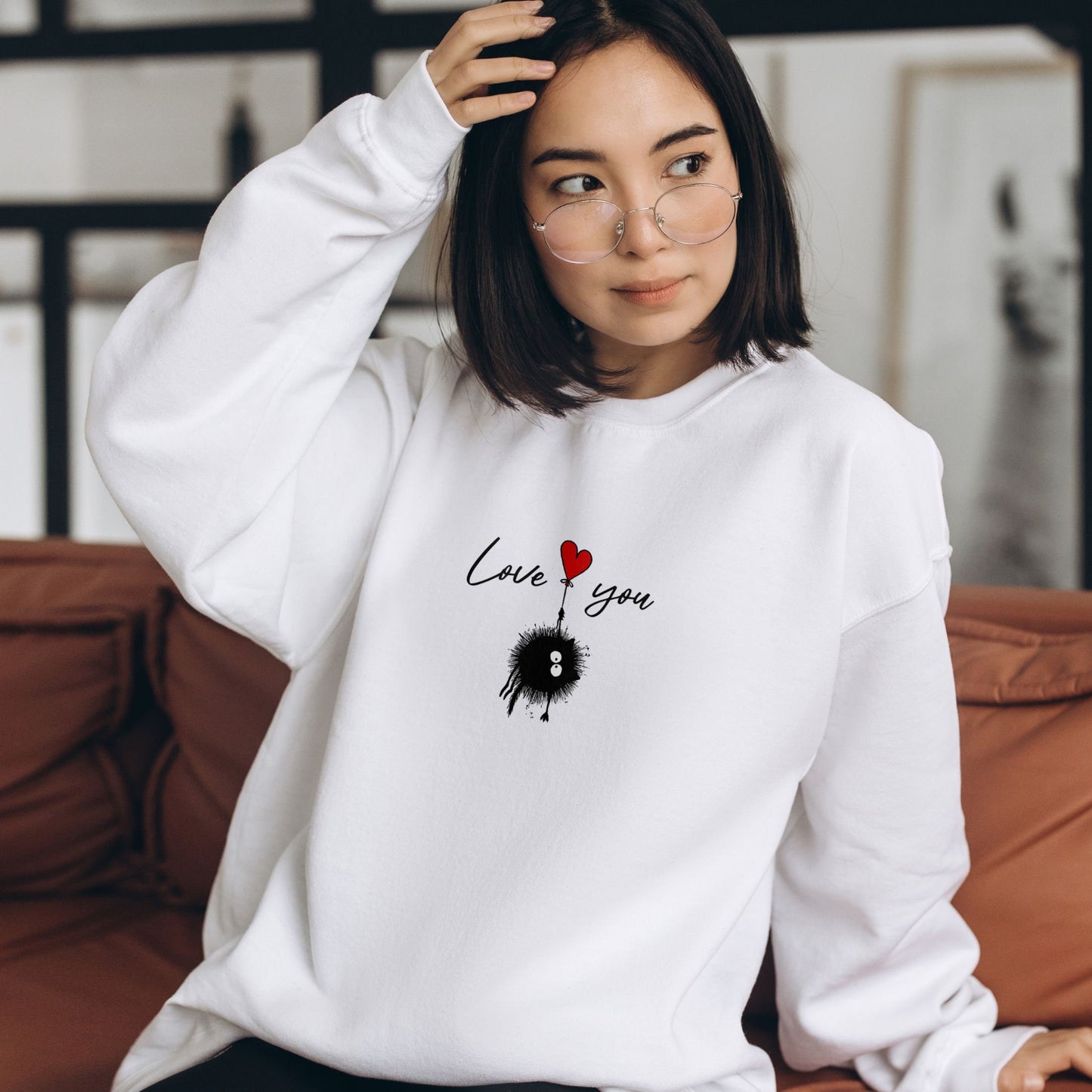 Hand-drawn Valentines Cat Sweatshirt - Quirky and Fun Heart Balloon Design for Her and Friend